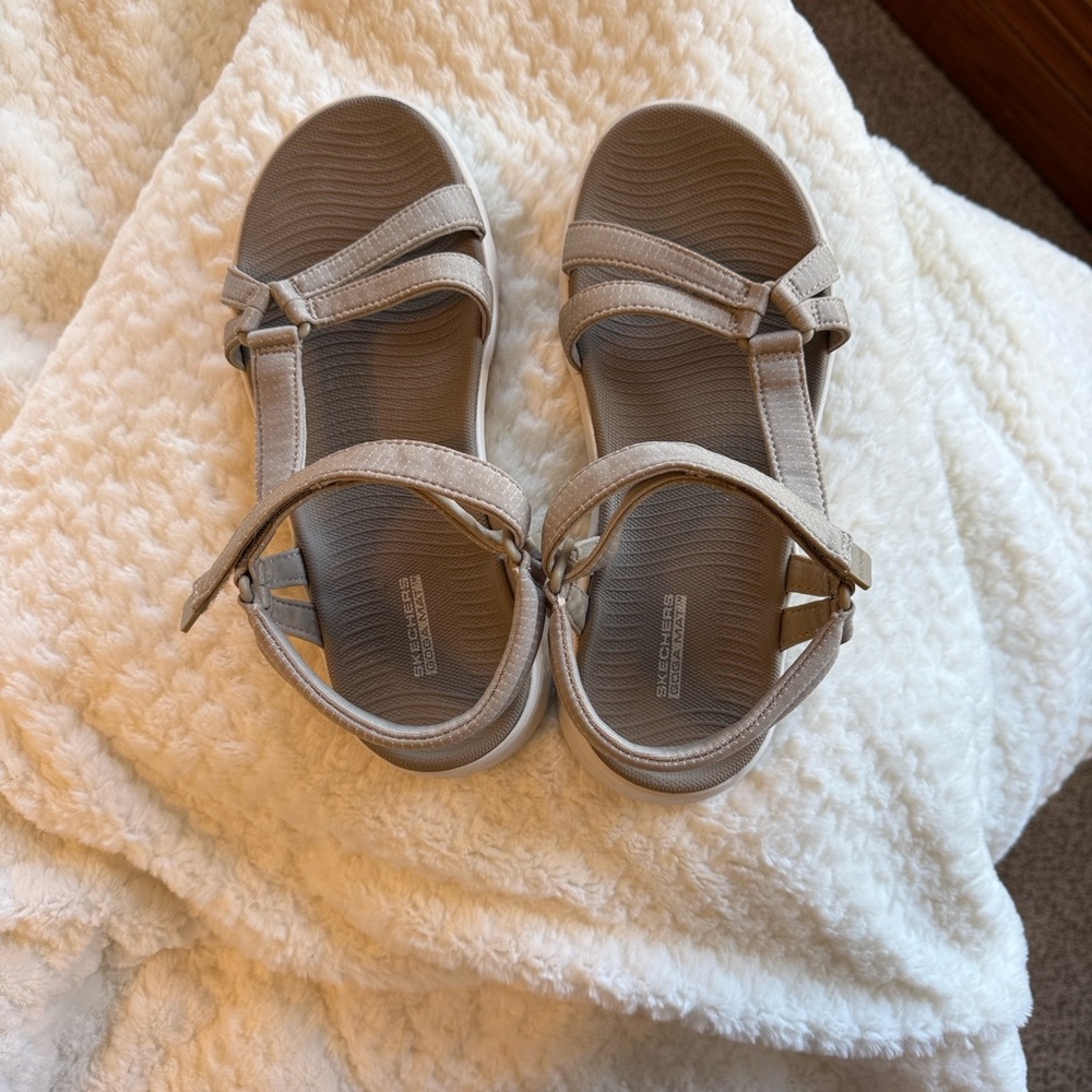 Skechers Women's Beige Sandals